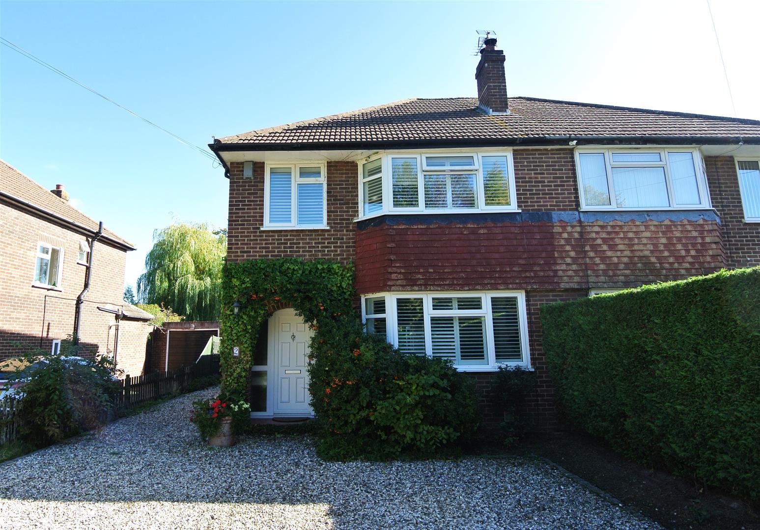 Fowlers Mead, Chobham